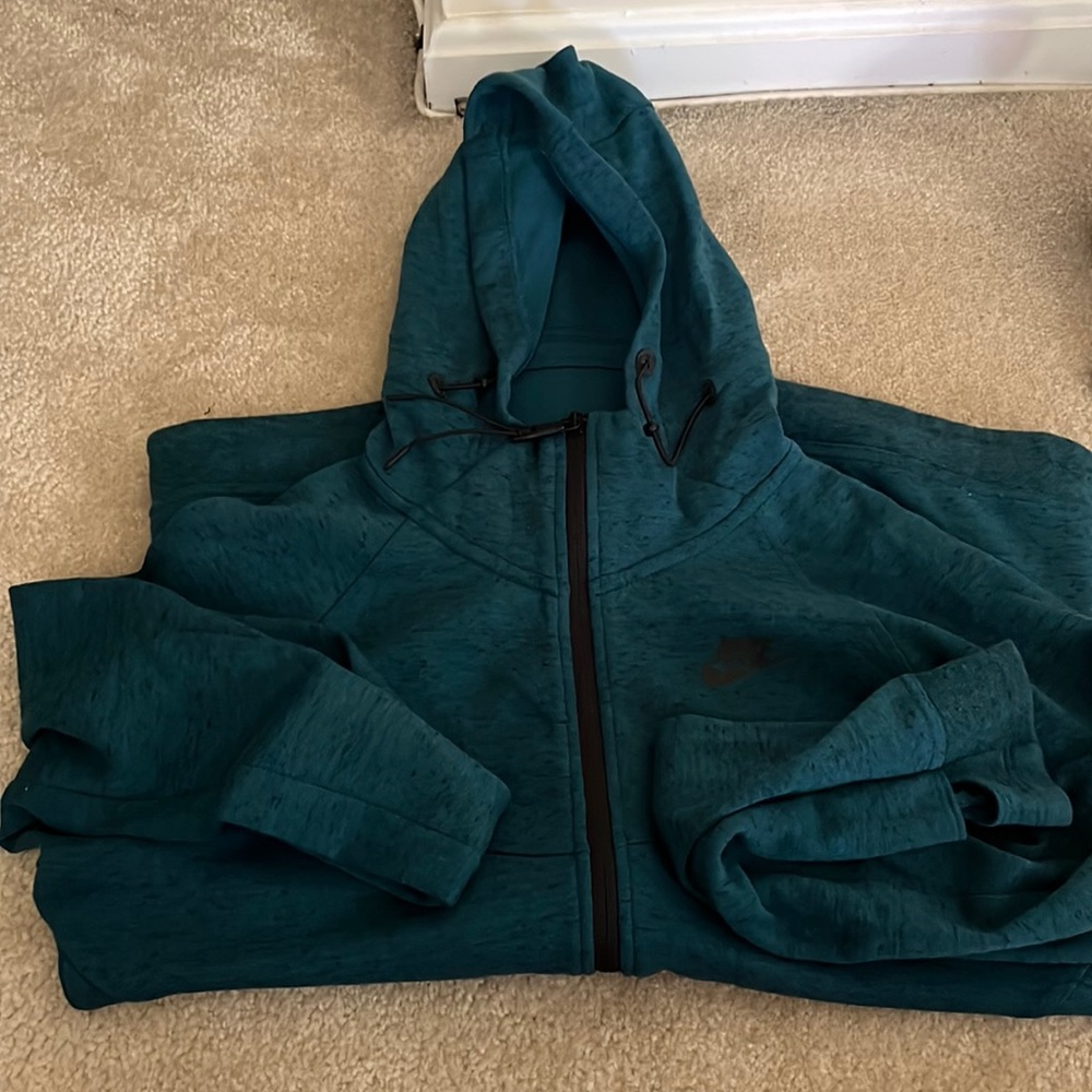 Nike tek fleece!